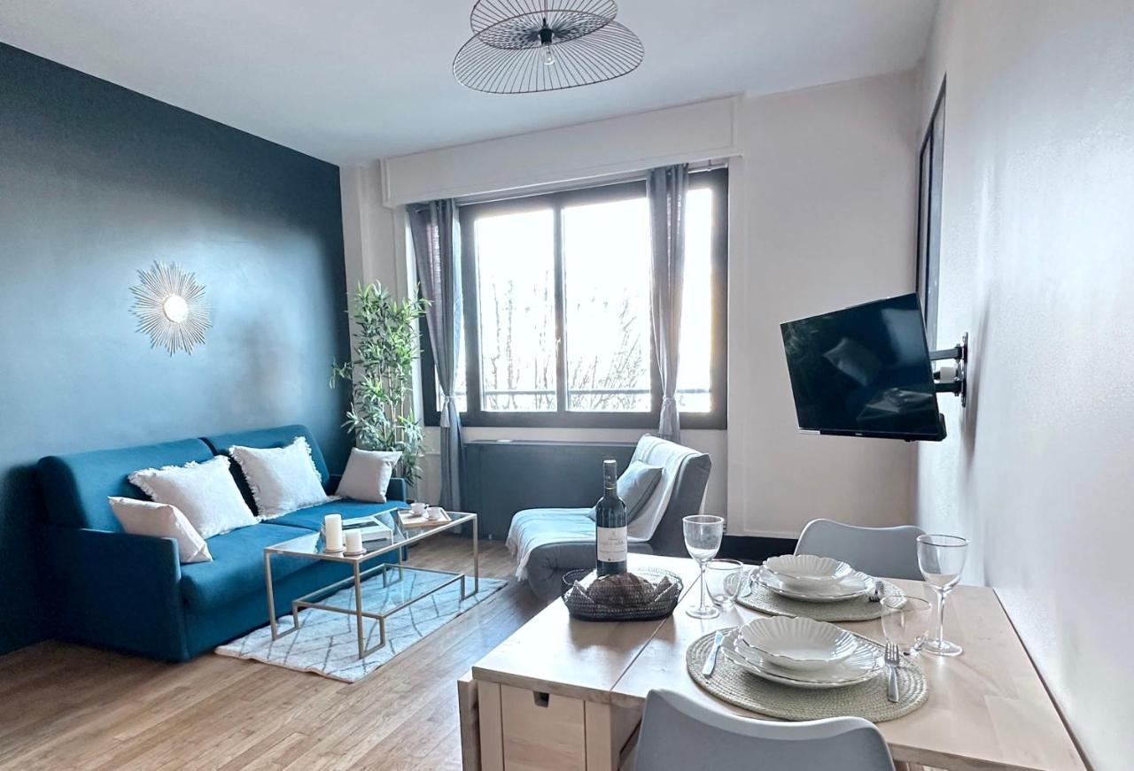 Stylish Apartment With A Balcony In Paris Exterior foto